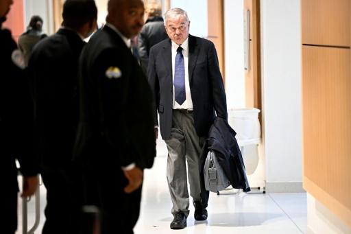 Michel Mercier, ancien ministre de la Justice et ex-trésorier du MoDem, le 16 octobre 2023 au Tribunal de Paris Batignolles — JULIEN DE ROSA / AFP
