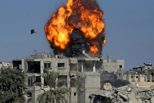 حريق إثر قصف إسرائيلي على خان يونس في جنوب غزة في 9 أيلول/سبتمبر 2026 — بشار طالب