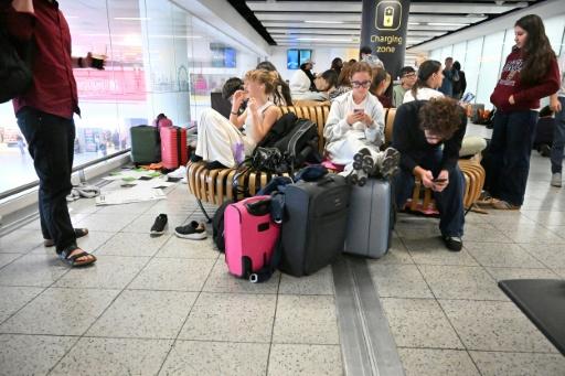 Una falla técnica deja más de 2.000 vuelos cancelados en Reino Unido