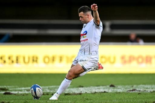 Simmonds stars as Pau upset Montpellier