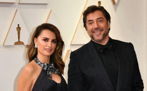 Los españoles Penélope Cruz y Javier Bardem en la gala de los Óscars en 2022, donde estuvieron nominados en la categoría de actriz de reparto por "Madres paralelas" y actor principal por "Ser los Ricardos" — ANGELA WEISS / AFP