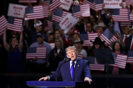 Trump promete US$ 5 mil para cada americano se o republicanos mantiverem Congresso nas eleições