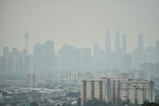 La ville de Kuala Lumpur sous un smog causé par des incendies de forêt en Malaisie, le 26 août 2026 — Arif Kartono / AFP