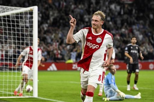 Brandt trifft: Ajax ohne ter Stegen erfolgreich