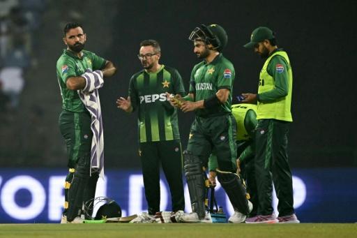 Pakistan roll the dice in search of consolation win over England