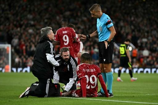 L'ailier français de Liverpool Bradley Barcola, touché lors du match contre l'Atlético Madrid en Ligue des champions, le 9 septembre 2026 — Paul ELLIS / AFP