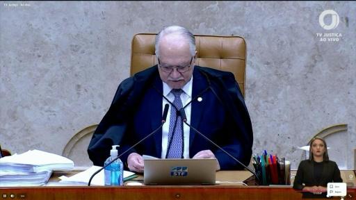 STF inicia sessão inédita com Moraes na mira