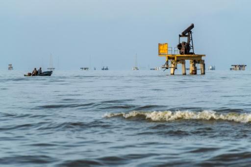 Familia de polémico empresario conserva mayoría en empresa que opera acuerdo petrolero con EEUU