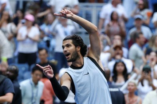Alcaraz faces Shelton in blockbuster US Open quarter-final