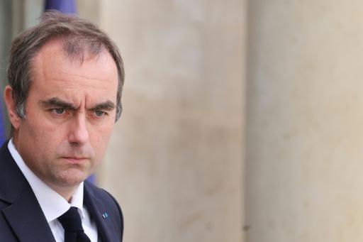 Le Premier ministre Sébastien Lecornu à la sortie de l'Elysée, à Paris, le 10 septembre 2026 — Ludovic MARIN / AFP