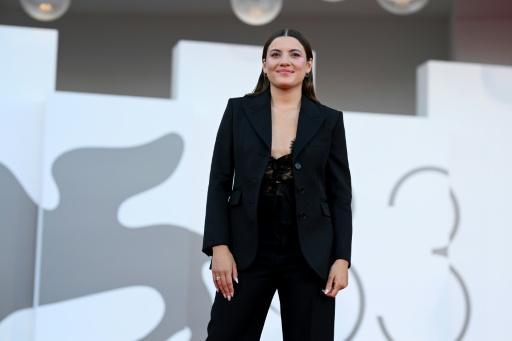 L'actrice française Malou Khebizi, récompensée du prix Marcello Mastroianni du meilleur espoir à la Mostra de Venise, le 12 septembre 2026 — Tiziana FABI / AFP