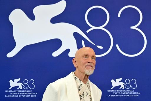 L'acteur américain John Malkovich, à la 83e Mostra de Venise, le 3 septembre 2026 — Stefano RELLANDINI / AFP