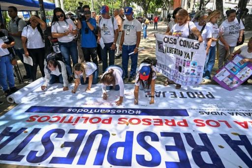 Manifestantes denunciam transferência de presos políticos na Venezuela