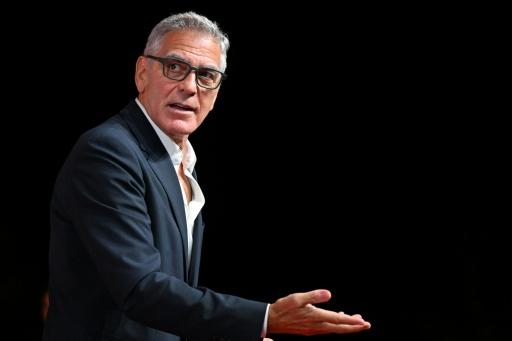 L'acteur et cinéaste américain George Clooney arrive pour la projection du film "Furies", lors de la 83e édition de la Mostra de Venise, au Lido de Venise, le 4 septembre 2026 — Tiziana FABI / AFP