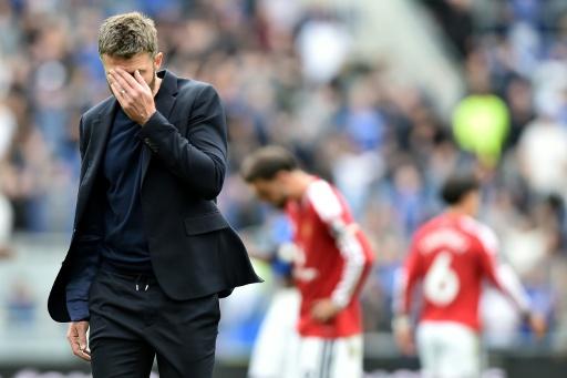 Everton shrug off transfer window woes to hold Man Utd