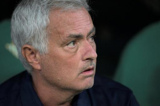 O técnico do Real Madrid, José Mourinho — JORGE GUERRERO / AFP