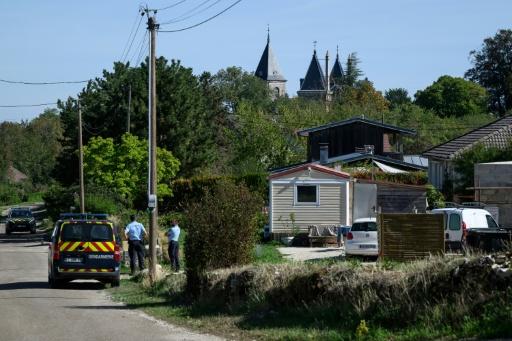 Un homme tue ses deux fils et sa belle-mère puis se suicide
