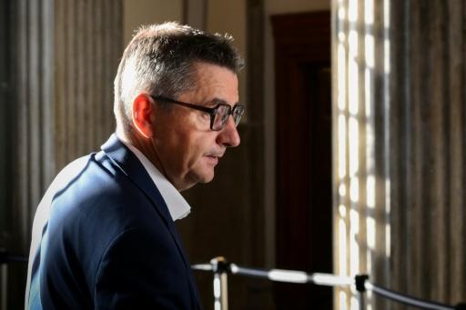 Sextape à Saint-Etienne: quatre ans ferme et retour en prison pour l'ex-maire Gaël Perdriau