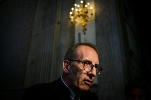 L'avocat Jean-Félix Luciani parle à la presse après la condamnation en appel de l'ancien maire de Saint-Etienne Gaël Perdriau à Lyon, le 10 septembre 2026 — OLIVIER CHASSIGNOLE / AFP