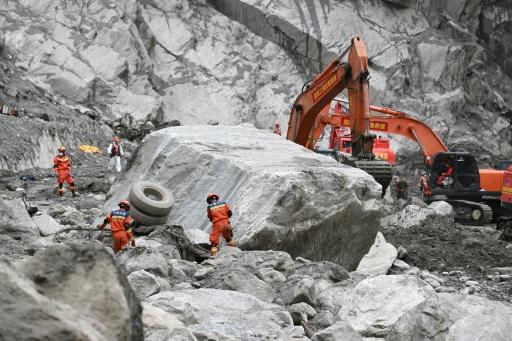 Grief on Chinese internet as wait for Tibet flood news drags on