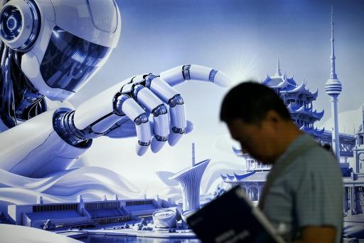 DIHK-Umfrage: Unternehmen spüren Druck aus China - wählen aber Flucht nach vorn