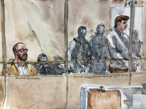 Croquis d'audience réalisé le 1er juin 2022 de Romain Bouvier, à gauche, et Loïk Le Priol à droite, lors de leur procès à Paris pour l'agression de l'ancien responsable du GUD — Benoit PEYRUCQ / AFP