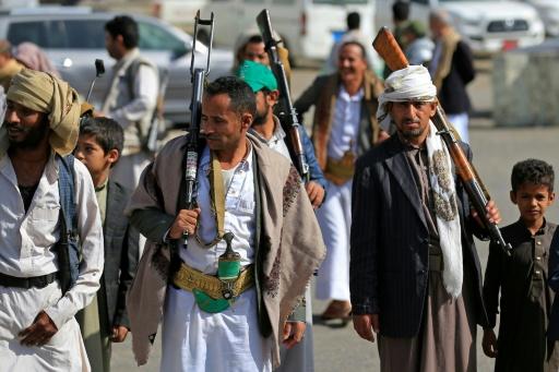Des partisans des autorités houthies défilent lors d’un rassemblement visant à recruter de nouveaux combattants, à Sanaa, le 10 septembre 2026 au Yémen — Mohammed HUWAIS / AFP