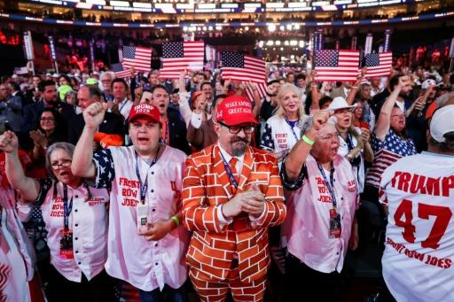 Republicans put Trump center stage in US midterms gamble