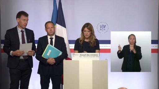 Carburants: Macron demande au gouvernement une "totale mobilisation" sur l'approvisionnement et les prix