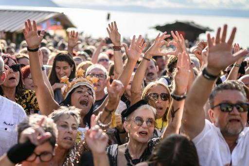 Queen fans celebrate in Montreux to mark what would have been Freddie Mercury's 80th birthday — Fabrice COFFRINI / AFP