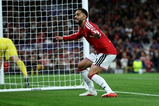 Man United, Bayern cruise as Como make dream Champions League start
