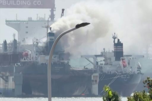 Incêndio em navio de carga na China deixa ao menos 25 mortos