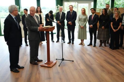 Charles III alerta executivos de tecnologia sobre 'perigos existenciais' da IA