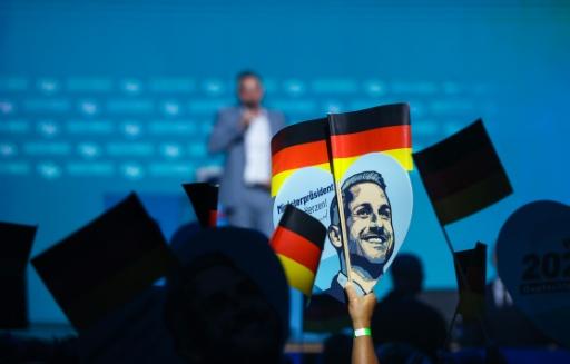 Vitória da extrema direita em eleições regionais pressiona chanceler alemão