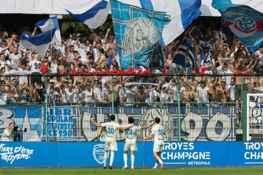 Sinayoko stars as unbeaten Paris FC down Marseille