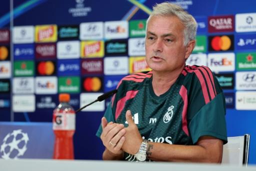 El entrenador del Real Madrid, José Mourinho, responde a los periodistas el 7 de septiembre de 2026 en la capital española — Thomas Coex / AFP