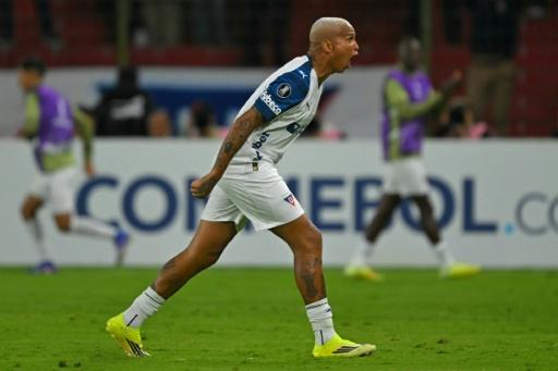 El jugador brasileño #16 Deyverson celebra tas anotar para su equipo, el ecuatoriano Liga de Quito, en duelo por Copa Libertadores ante el boliviano Always Ready en Quito, el 26 de mayo de 2026 — Rodrigo BUENDIA / AFP