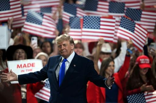 Donald Trump lors de la convention républicaine au American Airlines Center de Dallas, au Texas, le 9 septembre 2026 — RONALDO SCHEMIDT / AFP
