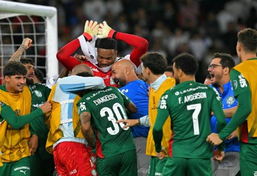Palmeiras vence en penales a Liga de Quito y pasa a semis de la Libertadores