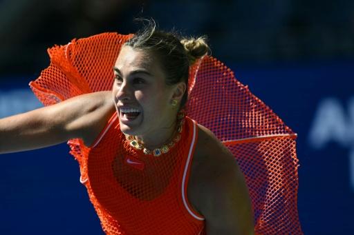 Sabalenka edges Noskova, keeps US Open treble bid alive